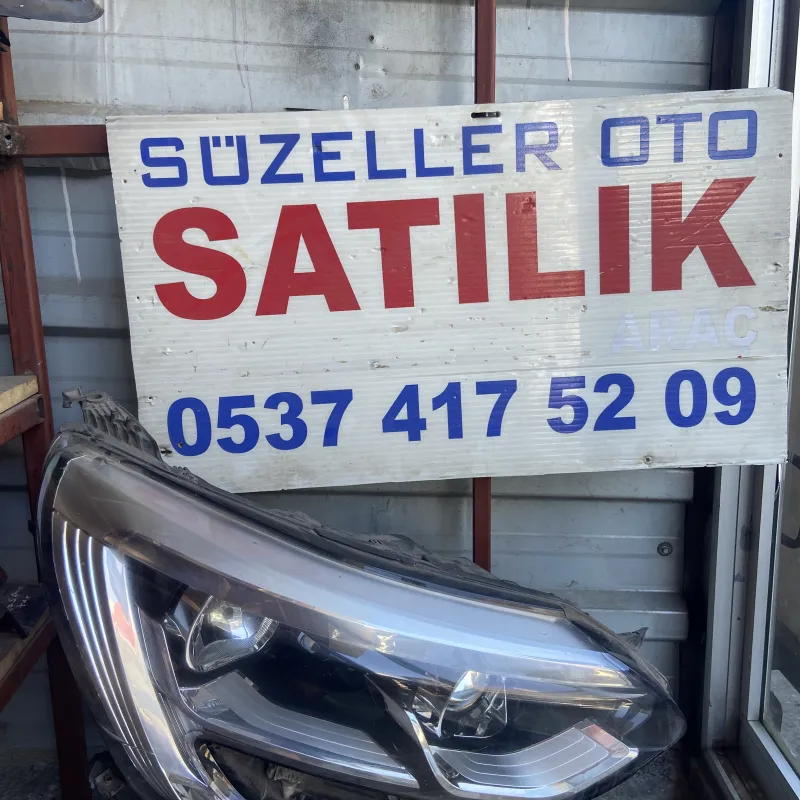 Reno megan 4 sağ far tek mercekli ledli içi beyaz nikaljlı